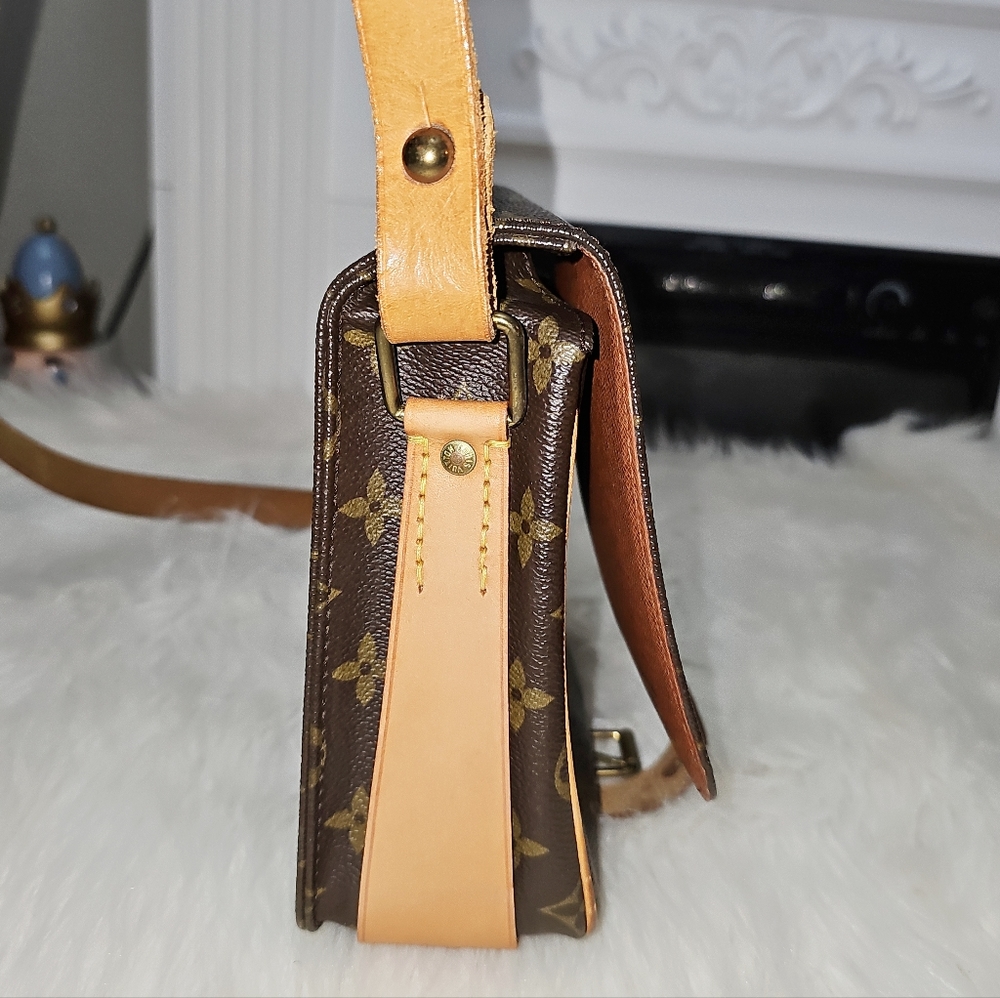 SOLD🔥Beautiful Condition 🔥 Authentic Louis Vuitton Cartouchiere MM - Picture 14 of 15